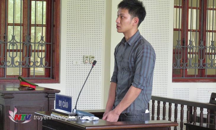 Bị cáo Đình Khắc Qúy tại tòa.