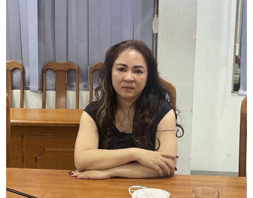 Lý lịch bất ngờ của bà Nguyễn Phương Hằng