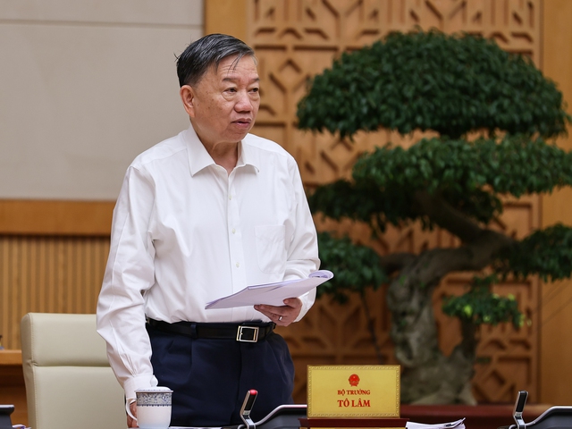 Bộ trưởng Bộ Công an Tô Lâm phát biểu tại phiên họp.