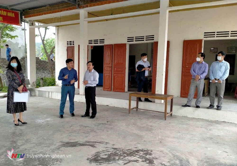 Đoàn khảo sát của Thường trực HĐND tỉnh khảo sát thực tế tại khối 11, thị trấn Cầu Giát