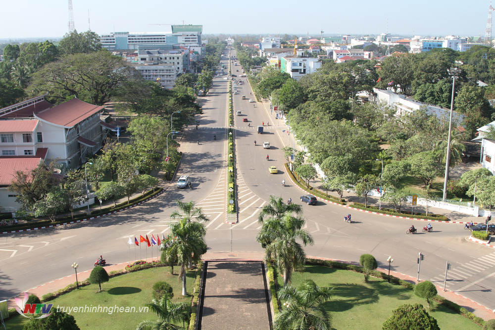 Đại lộ Lanxang, trung tâm thủ đô Vientiane.