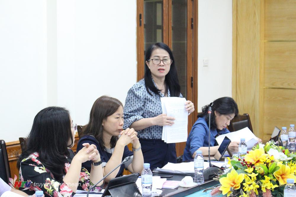 : Đồng chí Lục Thị Liên – Phó Trưởng Ban văn hóa xã hội HĐND tỉnh phát biểu tại buổi giám sát