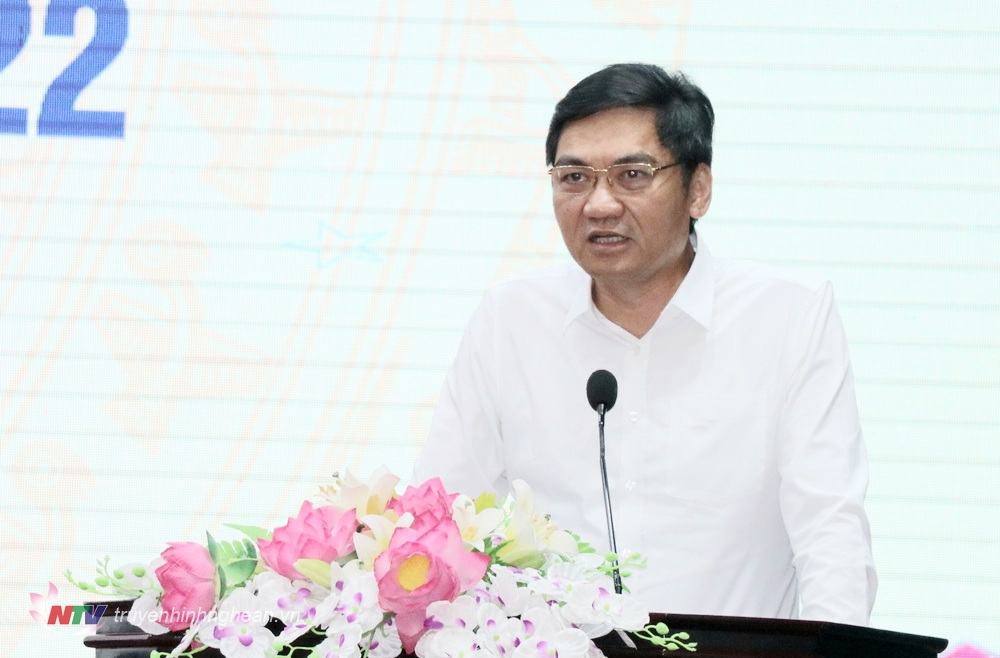 Đồng chí Hoàng Nghĩa Hiếu - Ủy viên BTV Tỉnh ủy, Phó Chủ tịch UBND tỉnh phát biểu kết luận hội nghị.