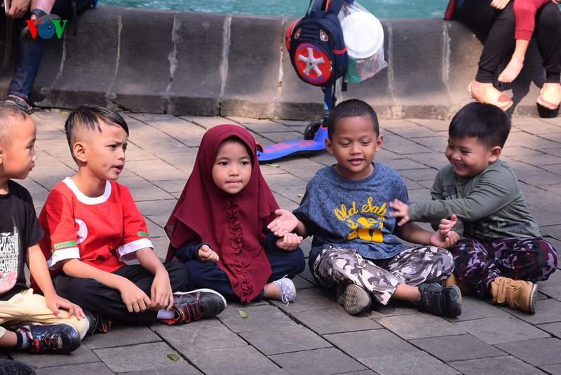 Dịch Covid-19 đe dọa sức khỏe trẻ em Indonesia.