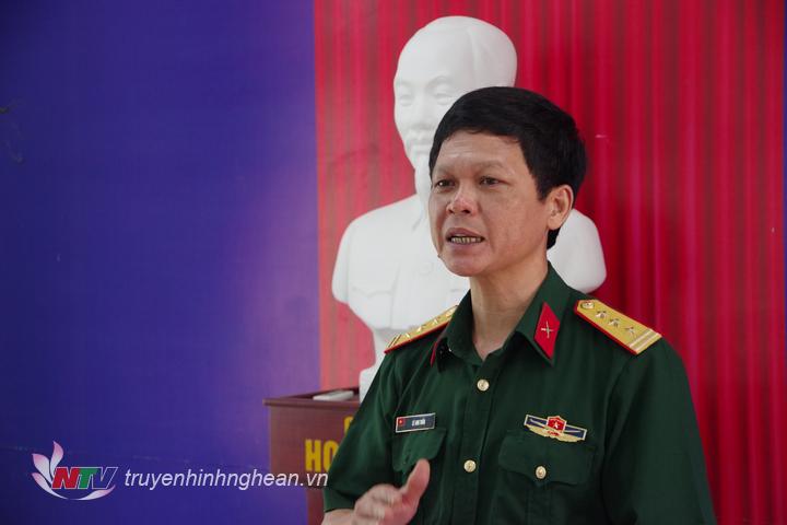 Thượng tá Lê Anh Tuấn kết luận buổi làm việc.