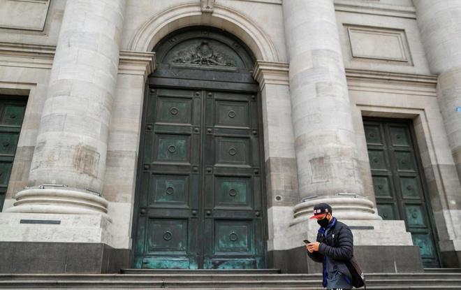 Ngân hàng trung ương Argentina ở Buenos Aires ngày 21/5. Ảnh: Reuters.