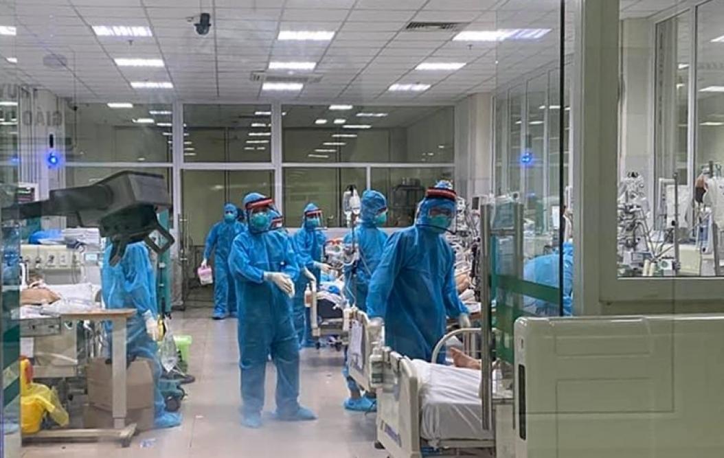 Tính đến 12h trưa nay (22/5), toàn tỉnh Bắc Ninh ghi nhận thêm 63 ca dương tính SARS-CoV-2 mới. Trong đó có 35 bệnh nhân đang chuyển nặng phải thở máy.