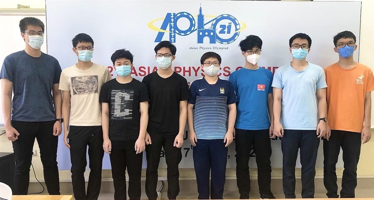 8 thành viên đội tuyển Việt Nam tham gia kỳ thi Olympic Vật lý châu Á- Thái Bình Dương 2021.
