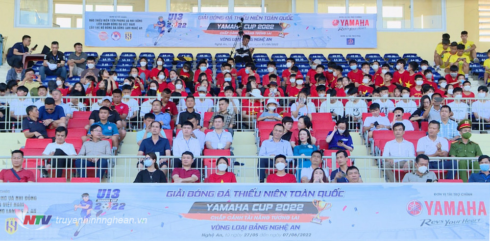 Bóng đá không chỉ là môn thể thao mà còn là niềm đam mê của hàng triệu người Việt Nam. Khởi tranh vòng loại khu vực 2 - Giải Bóng đá Thiếu niên toàn quốc sẽ đem đến những trận đấu hấp dẫn, hứa hẹn sẽ làm say mê tất cả những người yêu bóng đá.