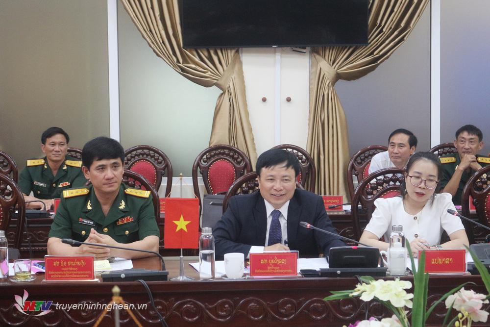 Phó Chủ tịch UBND tỉnh Bùi Đình Long phát biểu tại lễ ký kết.