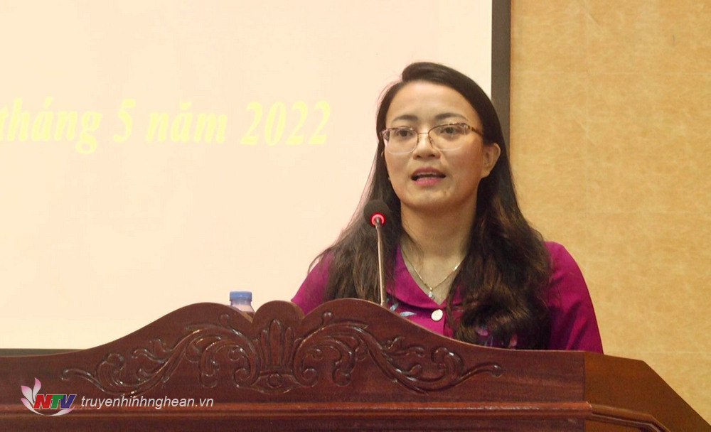 Đồng chí Hoàng Thị Thu Trang -Bí thư Huyện ủy, Chủ tịch HĐND huyện phát biểu kết luận hội nghị.