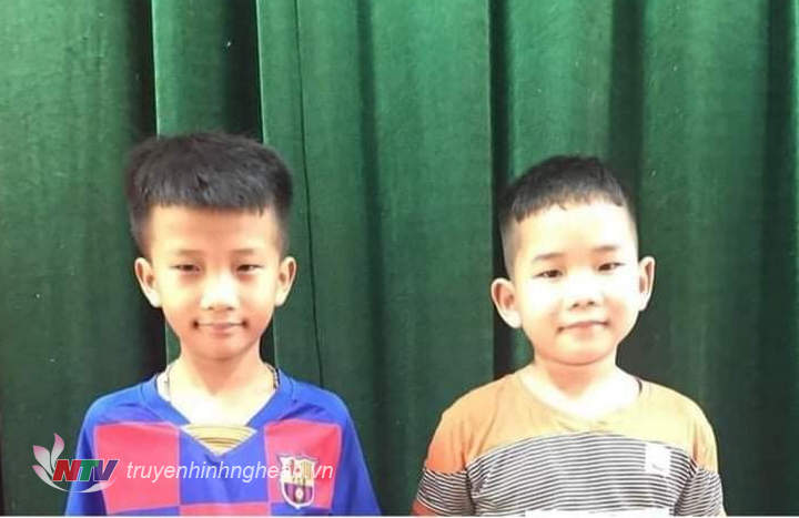 Hình ảnh hai em học của trường tiểu học Võ Liệt.