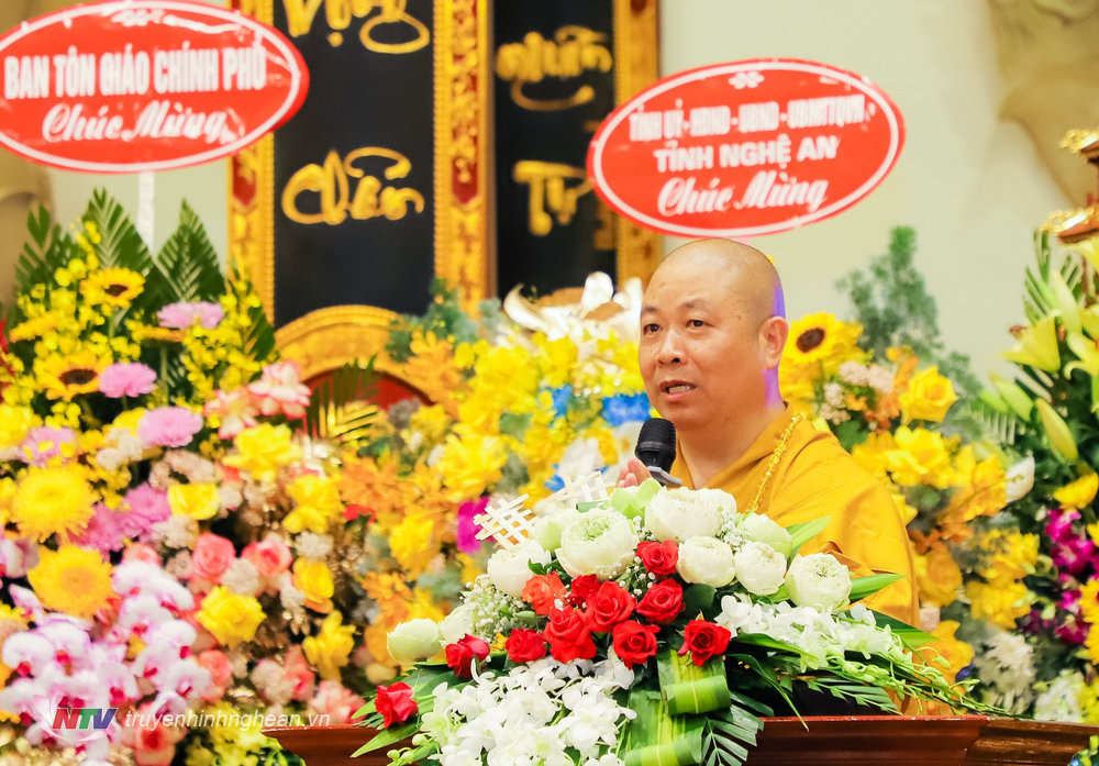 Thượng tọa Thích Thọ Lạc - Trưởng ban Văn hóa Trung ương GHPGVN, Phó trưởng Ban Thường trực Ban Trị sự Giáo hội Phật giáo tỉnh đã đọc Diễn văn Phật đản Phật lịch 2566. 