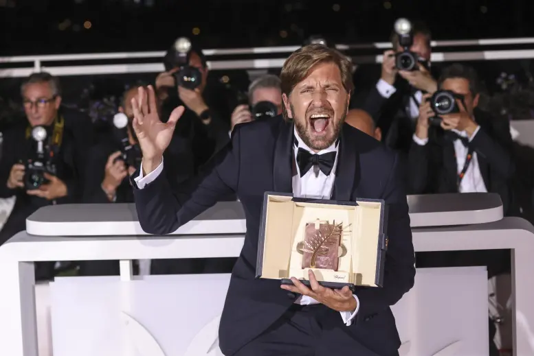Triangle of Sadness đoạt giải Palme d’Or tại Liên hoan phim Cannes. Ảnh: world.bemoo.xyz