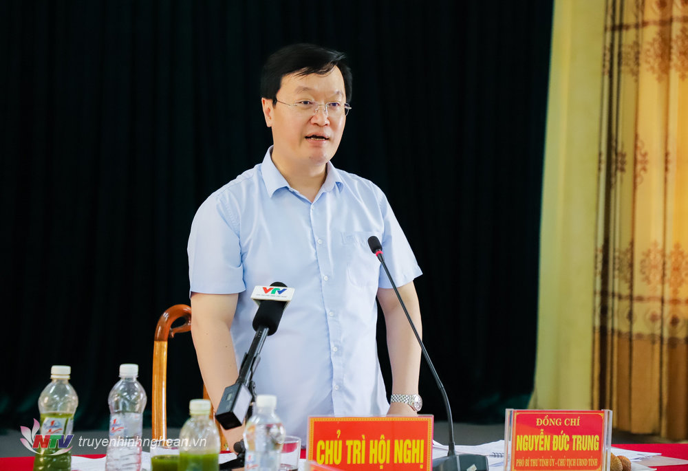 Chủ tịch UBND tỉnh Nguyễn Đức Trung nhấn mạnh: không đánh đổi lợi ích kinh tế của doanh nghiệp lấy sự an toàn, ổn định của người dân, sự an toàn về môi trường. 
