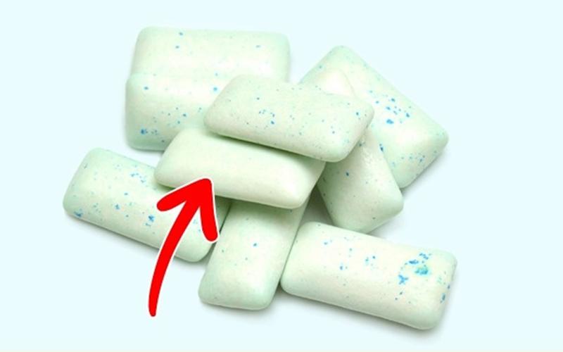 Không nhai kẹo cao su: Trong khi đói mà nhai kẹo cao su, acid tiêu hóa được sản xuất và phá hủy niêm mạc của dạ dày có thể dẫn đến viêm dạ dày.