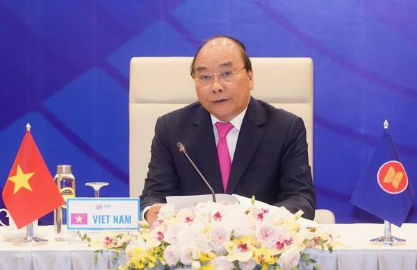 Thủ tướng Nguyễn Xuân Phúc phát biểu tại phiên toàn thể.