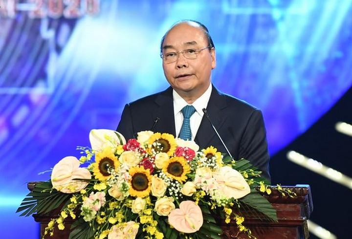 Thủ tướng Nguyễn Xuân Phúc phát biểu chúc mừng.