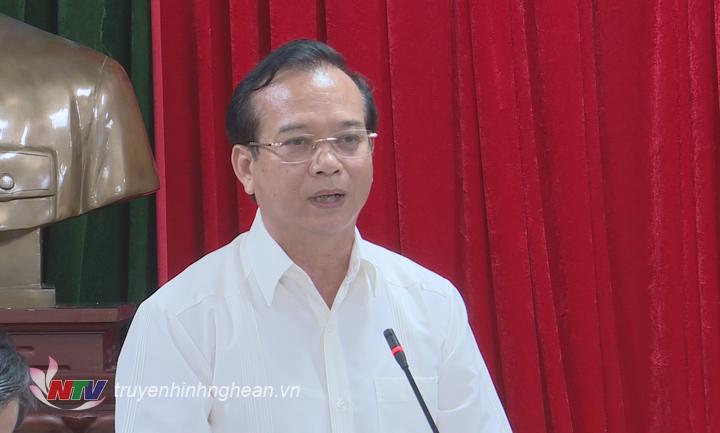 Chủ tịch UBND huyện Thanh Chương Nguyễn Văn Quế giải trình tại buổi tiếp công dân.