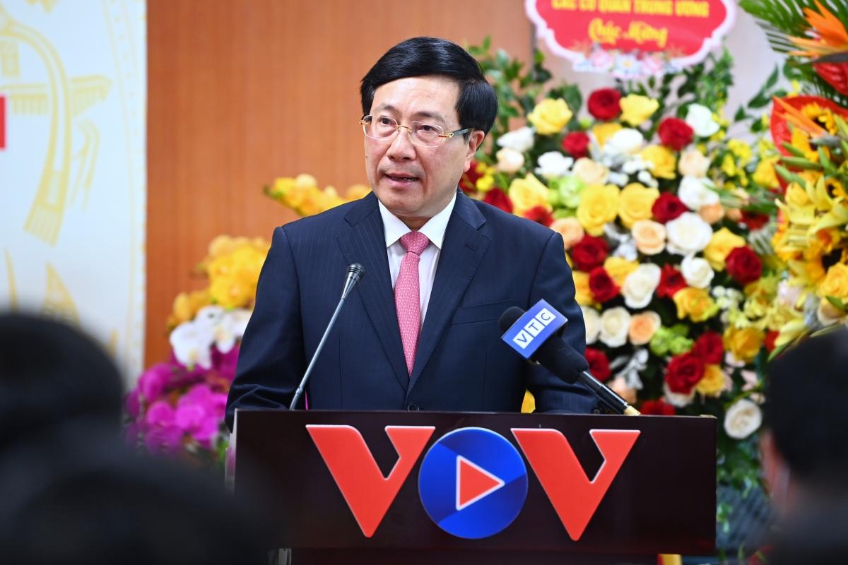 Uỷ viên Bộ Chính trị, Phó Thủ tướng Chính phủ Phạm Bình Minh phát biểu giao nhiệm vụ và tin tưởng Đài TNVN mãi mãi xứng đáng với danh xưng Đây là Tiếng nói Việt Nam