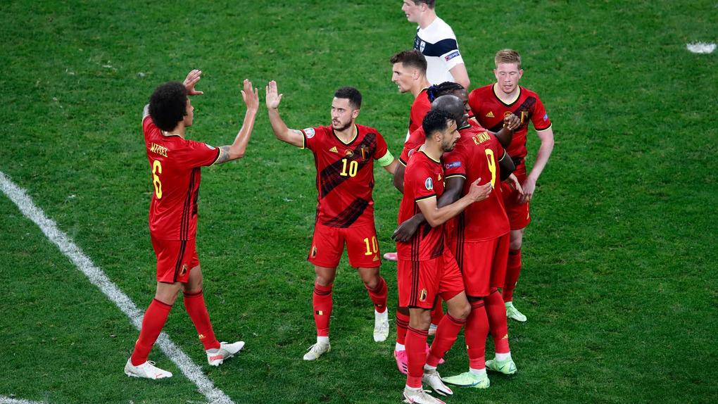 Cầu thủ Bỉ mừng bàn ấn định chiến thắng của Lukaku. Ảnh: Reuters