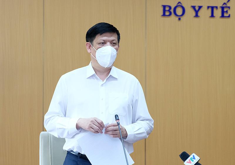 Bộ trưởng Nguyễn Thanh Long nhấn mạnh: “Quan điểm của Bộ Y tế là “tiêm đến đâu an toàn đến đó”.