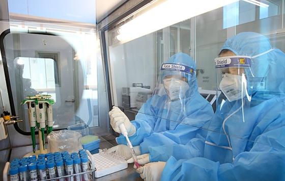 Một người công tác tại BVĐK tỉnh Hà Tĩnh dương tính với virus SARS-CoV-2