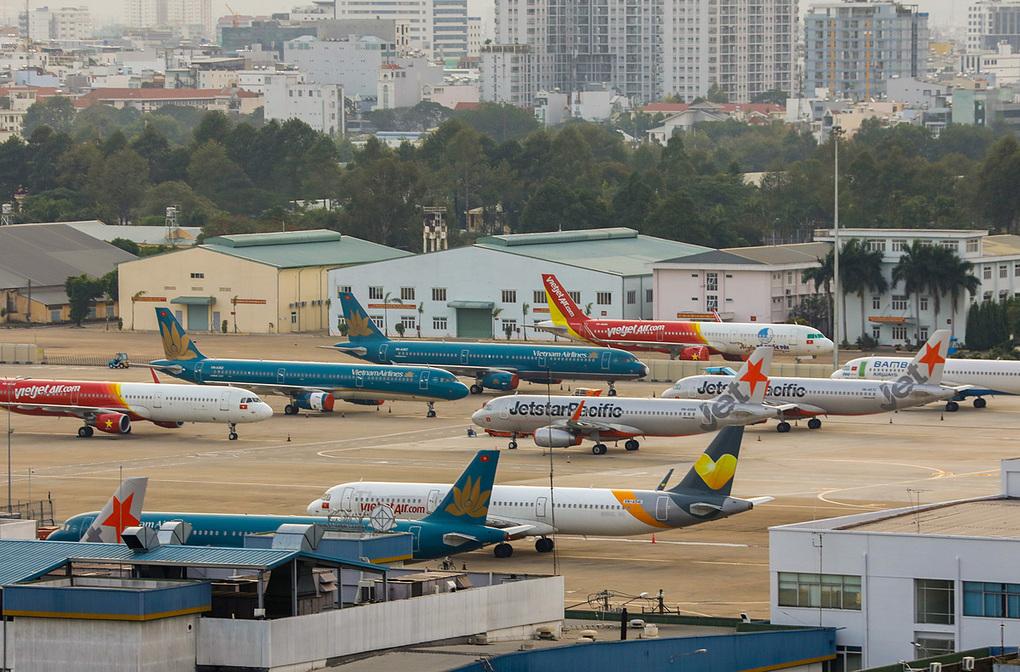 Sân bay Tân Sơn Nhất vắng vẻ ngày giãn cách xã hội. 