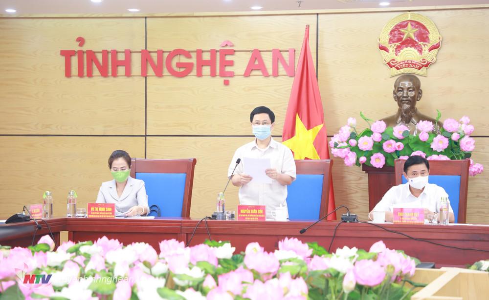 Đồng chí Nguyễn Xuân Sơn - Chủ tịch HĐND tỉnh, Phó trưởng Ban Chỉ đạo cuộc bầu cử tỉnh, Chủ tịch Ủy ban Bầu cử tỉnh phát biểu khai mạc hội nghị.