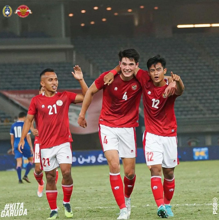 Với Elkan Baggott (số 4) và Pratama Arhan (số 12), tuyển Indonesia dễ dàng vượt qua vòng loại Asian Cup 2023. Ảnh: PSSI.