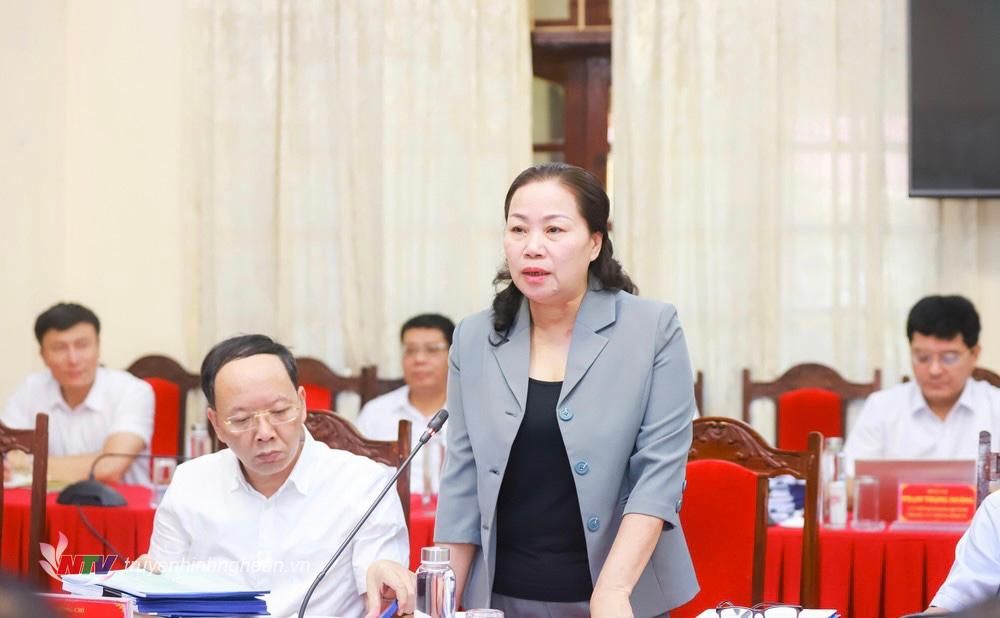 Đồng chí Nguyễn Thị Thu Hường - Ủy viên Ban Thường vụ, Trưởng ban Tuyên giáo Tỉnh ủy phát biểu tại cuộc làm việc.