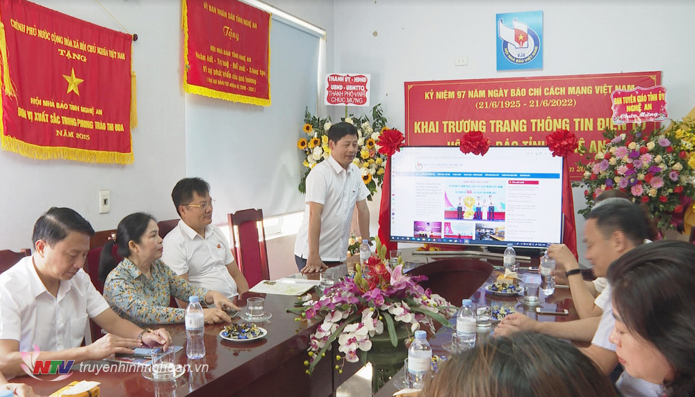 Đồng chí Trần Minh Ngọc - Chủ tịch Hội Nhà báo tỉnh, Giám đốc Đài PTTH Nghệ An phát biểu tại buổi lễ.