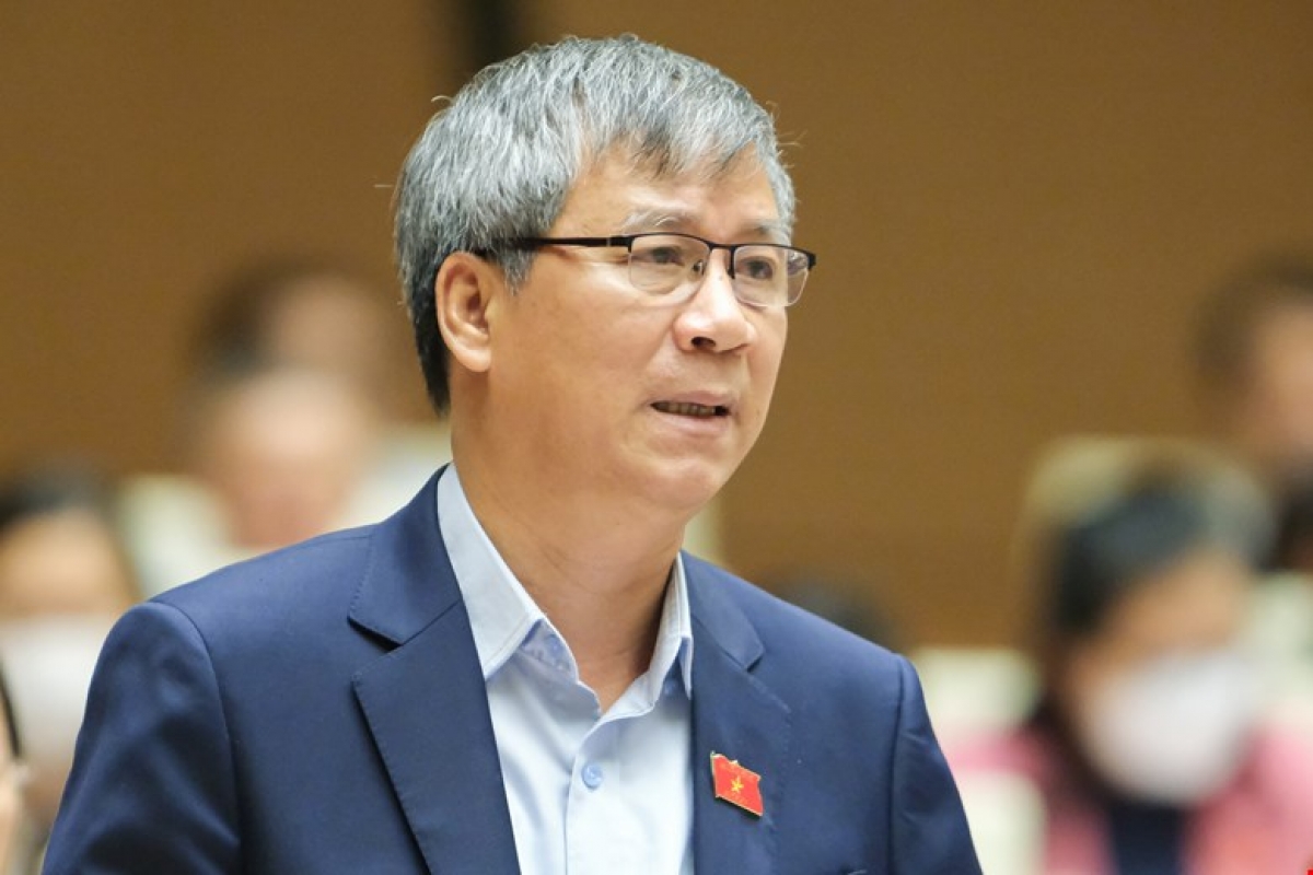 Đại biểu Nguyễn Anh Trí tranh luận sau phần trả lời của Bộ trưởng Nguyễn Văn Thể