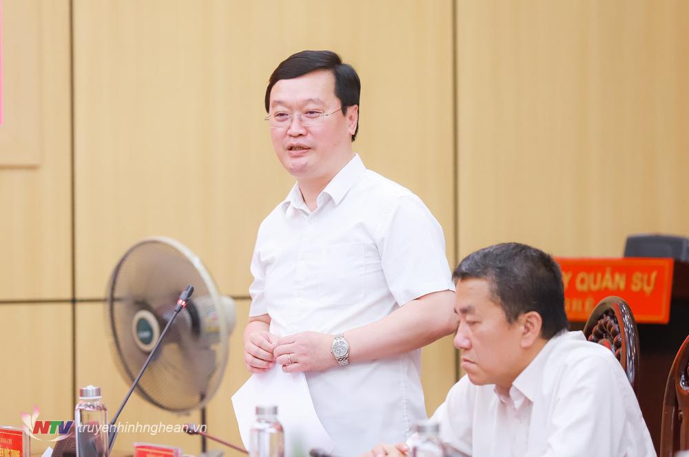 Đồng chí Nguyễn Đức Trung - Phó Bí thư Tỉnh ủy, Chủ tịch UBND tỉnh phát biểu tại hội nghị.