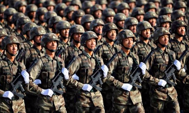 Quân đội Trung Quốc hiện gồm 1,9 triệu binh lính. (Ảnh: Reuters)