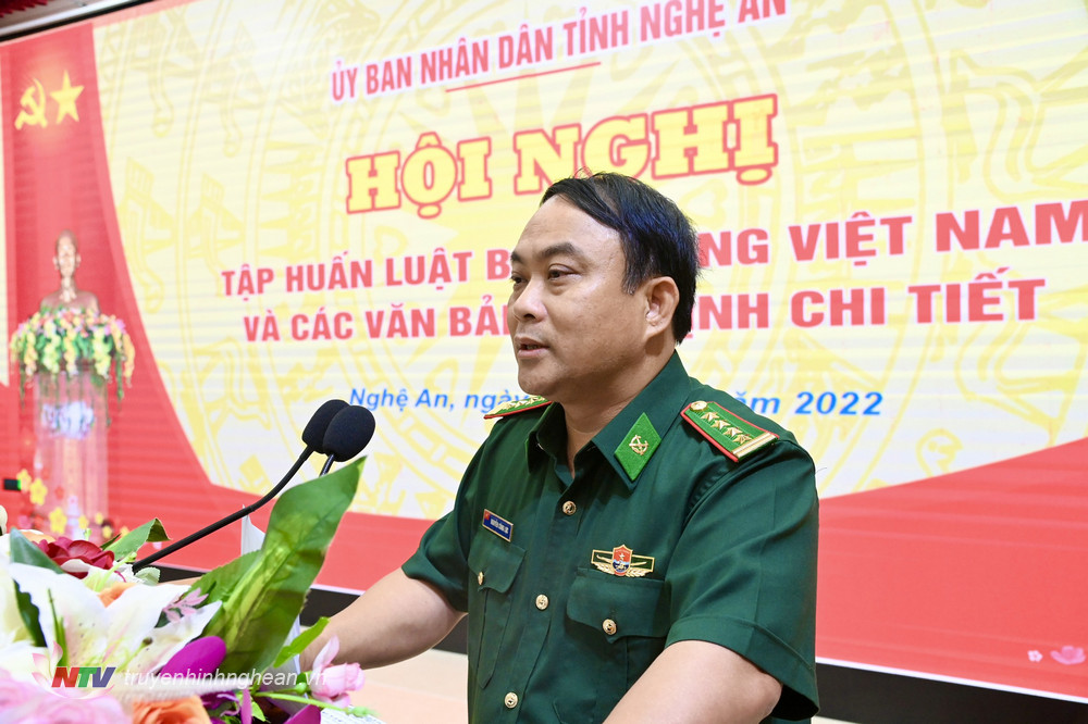 Đại tá Nguyễn Công Lực, Ủy viên Ban chấp hành Đảng bộ tỉnh, Chỉ huy trưởng BĐBP tỉnh Nghệ An phát biểu khai mạc tập huấn.