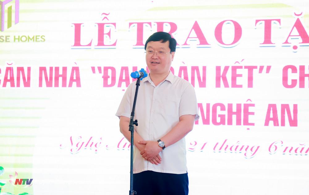 Chủ tịch UBND tỉnh Nghệ An Nguyễn Đức Trung phát biểu tại chương trình tiếp nhận 50 căn nhà Đại đoàn kết do Tập đoàn Masterise trao hỗ trợ.