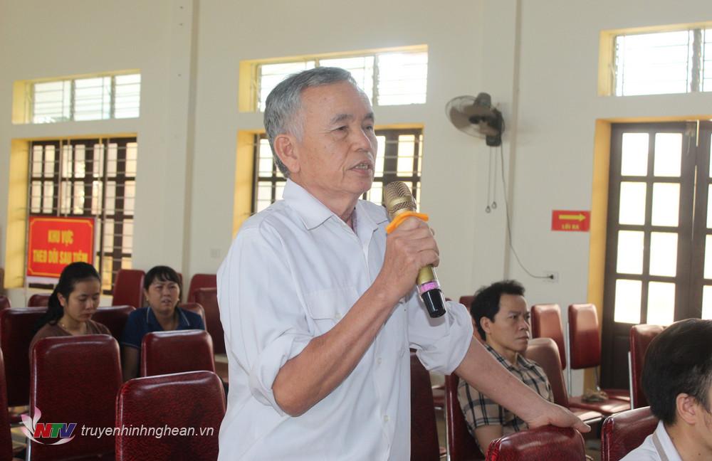 Cử tri huyện Quỳnh Lưu đề xuất hỗ trợ thêm kinh phí hoạt động cho các hội đặc thù và cán bộ không chuyên trách. Ảnh: Thanh Toàn