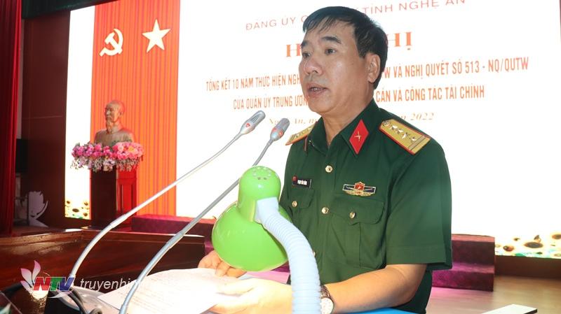 Đại tá Phạm văn Đông, Phó Bí thư Đảng ủy, Chính ủy Bộ CHQS tỉnh phát biểu tại hội nghị.