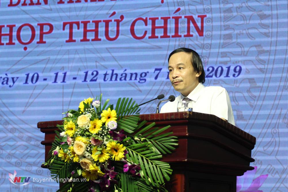 Ông Vũ Văn Việt - Giám đốc Sở Tài nguyên - Môi trường trả lời tại phiên chất vấn chiều 11/7.