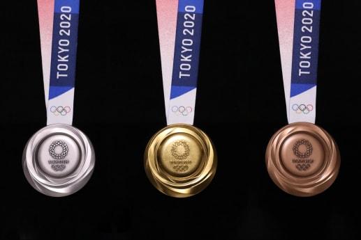 Ba mẫu huy chương được sử dụng tại Olympic 2020.