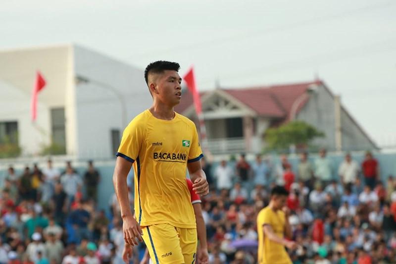 Cầu thủ SLNA mới được đôn lên đội hình 1 ở mùa giải 2019 - Nguyễn Bá Đức được HLV Park Hang Seo triệu tập vào U23 Việt Nam đợt này.