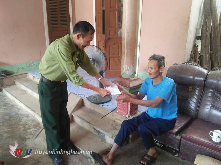 1.	Câu lạc bộ thăm và tặng quà gia đình ông Hồ Sỹ Hườn – thương binh 4/4 bị bệnh hiểm nghèo tại xã Thượng Sơn