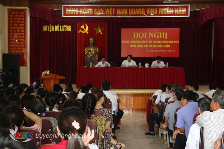 Toàn cảnh hội nghị.