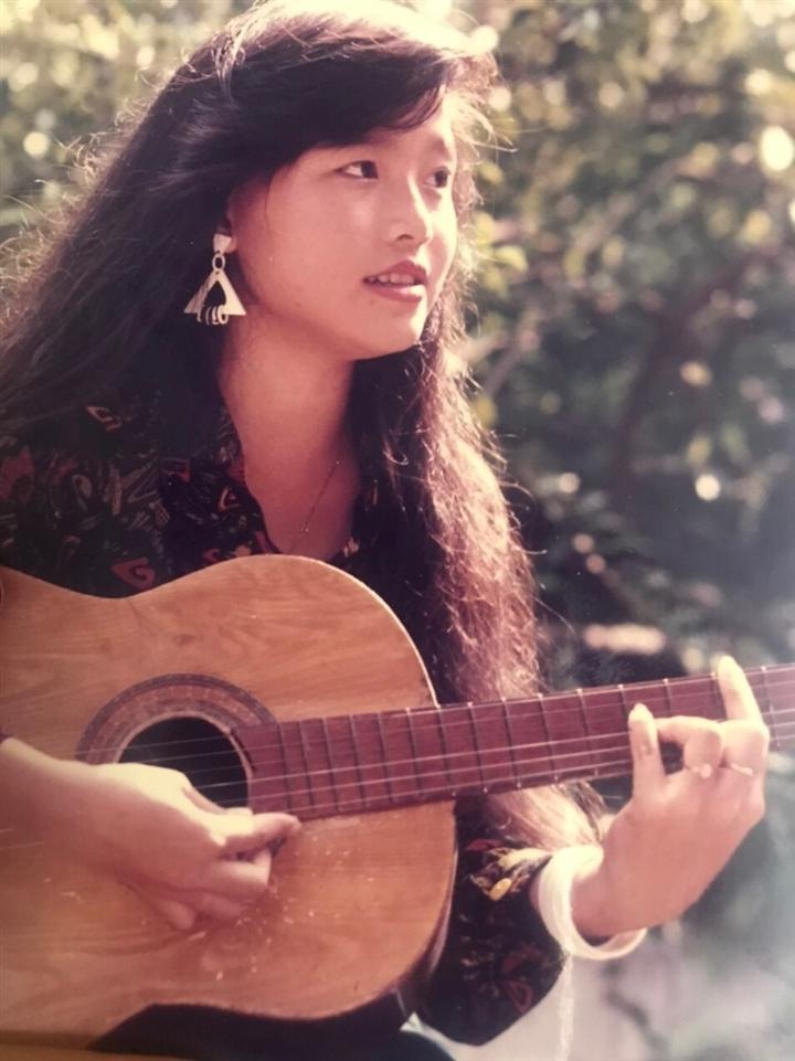 Nữ ca sĩ Hoàng Châu.