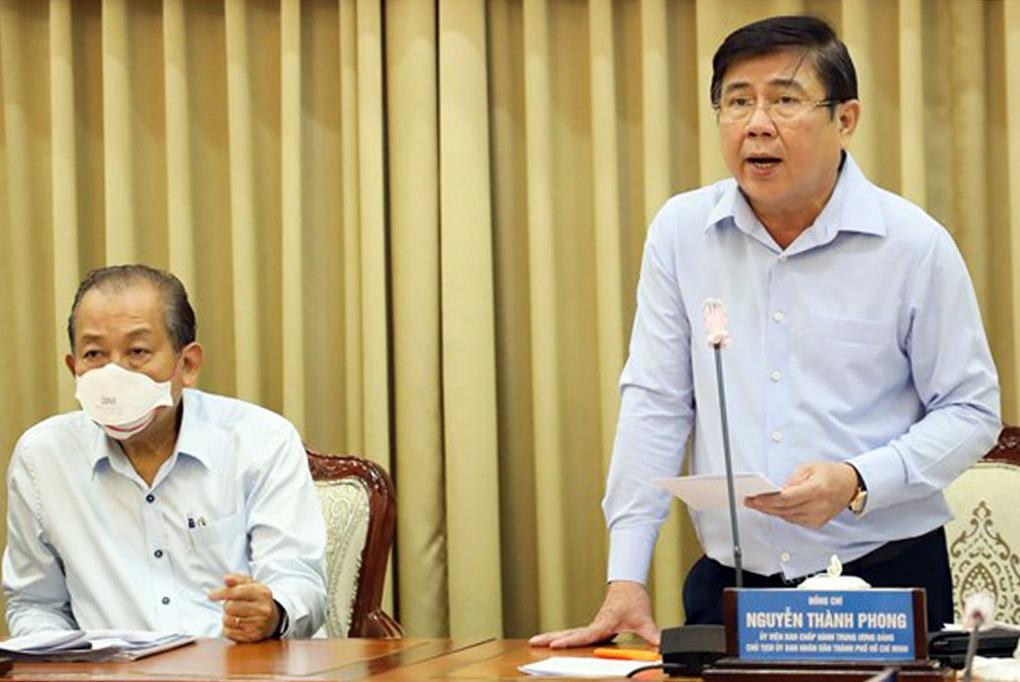Chủ tịch UBND thành phố Nguyễn Thành Phong phát biểu tại cuộc họp. Ảnh: Trung tâm báo chí TP HCM.