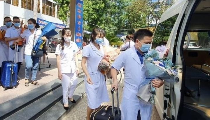 Nghệ An: Cử 60 y, bác sỹ hỗ trợ Bình Dương chống dịch