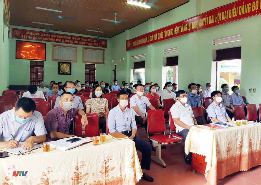 Đại biểu HĐDN huyện Diễn Châu tiếp xúc với cử tri cụm 7 gồm 3 xã Diễn Thái, Diễn Nguyên và xã Minh Châu
