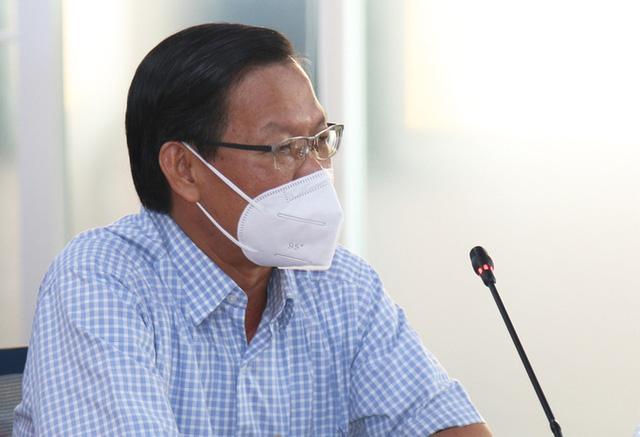 Phó Bí thư thường trực Thành ủy Phan Văn Mãi tại cuộc họp báo chiều 13/7. Ảnh: Trung tâm báo chí TP Hồ Chí Minh.