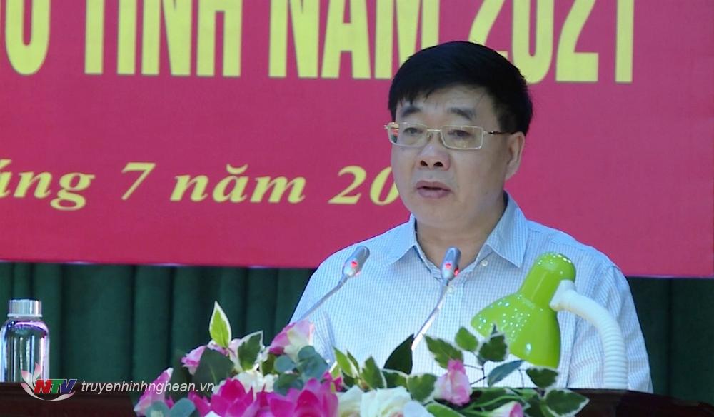 Phó Bí thư Thường trực Tỉnh ủy Nguyễn Văn Thông phát biểu chỉ đạo tại buổi tập huấn.